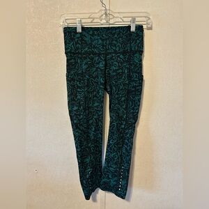 Lululemon Athletica | Black and Teal Patterned Leggings | Size 4
